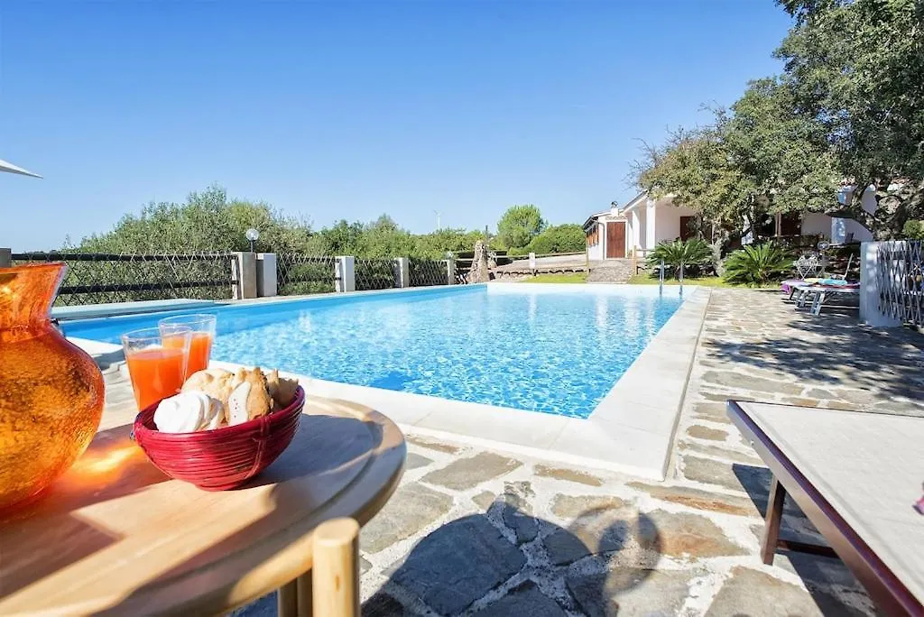 Putifigari Villa Olive Tree, Immersa Nella Natura Per Relax E Quiete