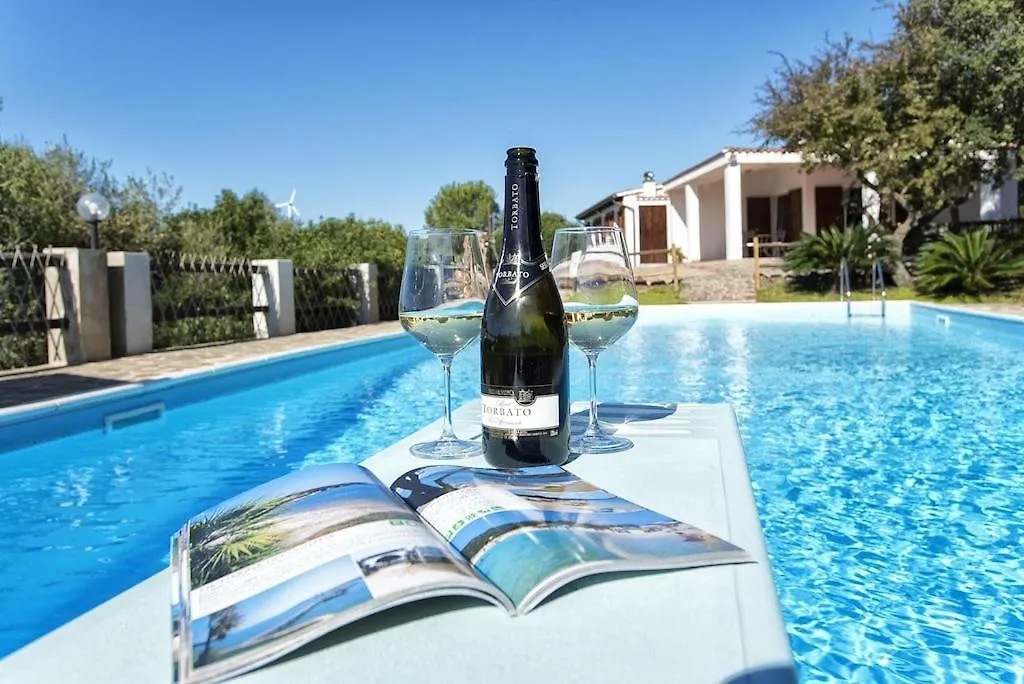 Putifigari Villa Olive Tree, Immersa Nella Natura Per Relax E Quiete 0*,